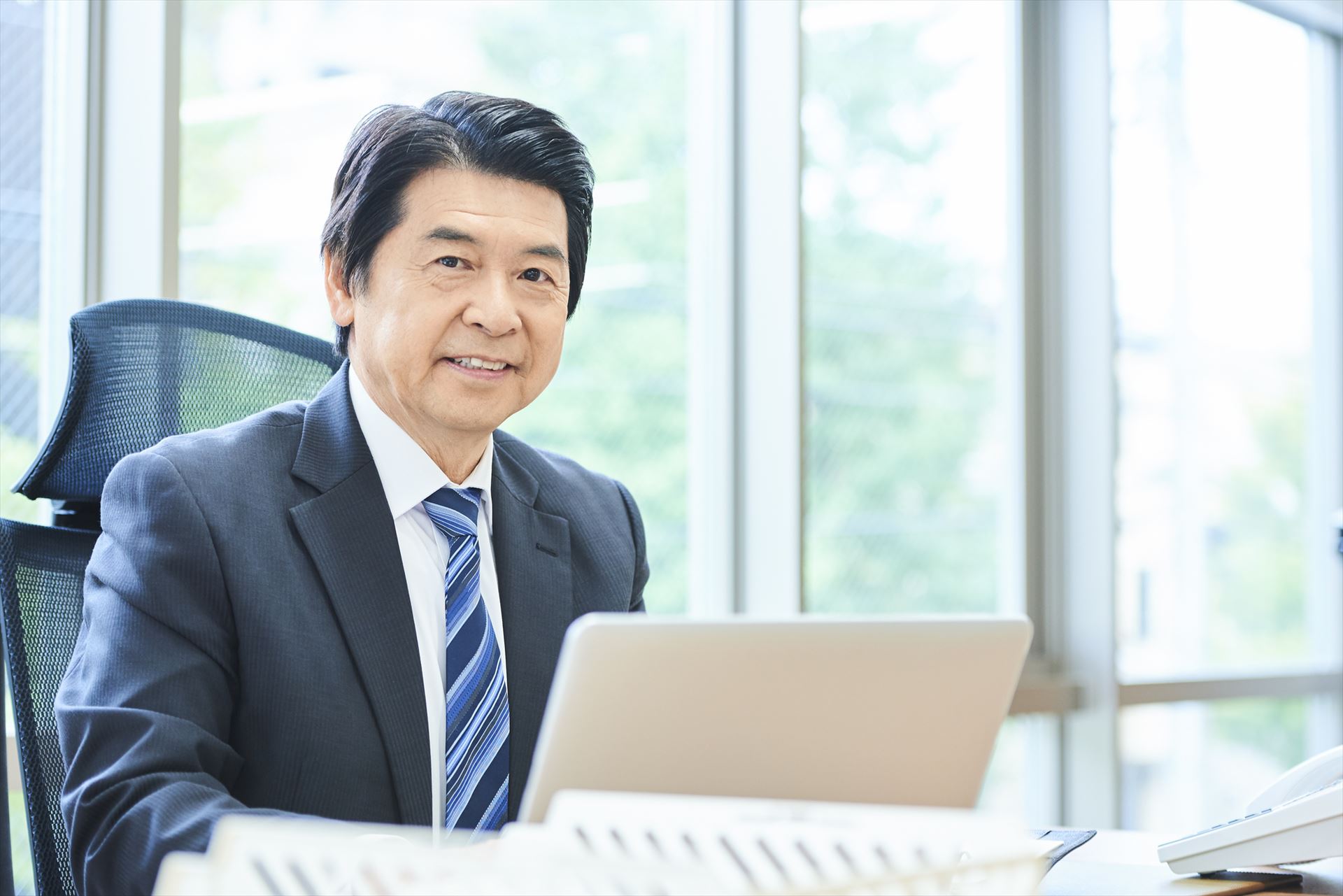 プレゼン中の男性